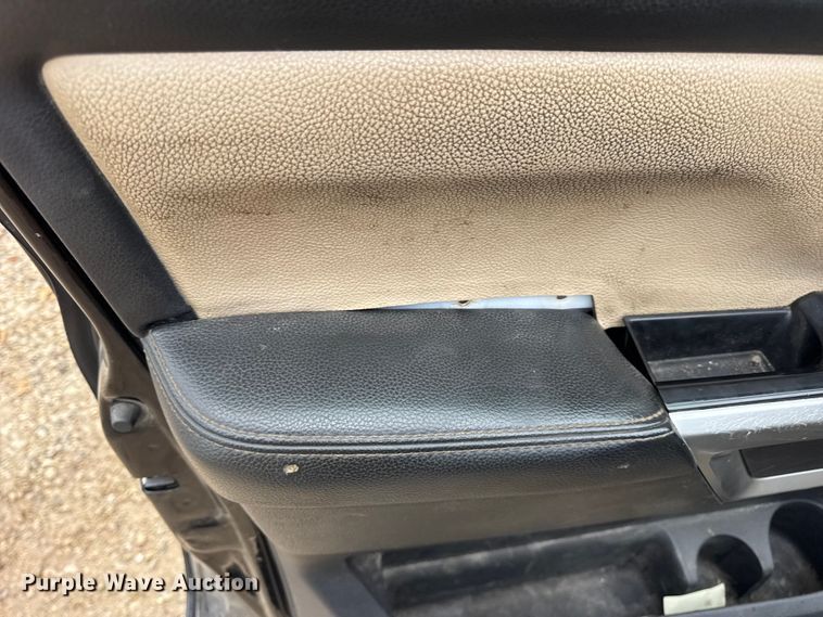 image for item EN0781 2017 Nissan Titan XD Crew Cab pickup truck