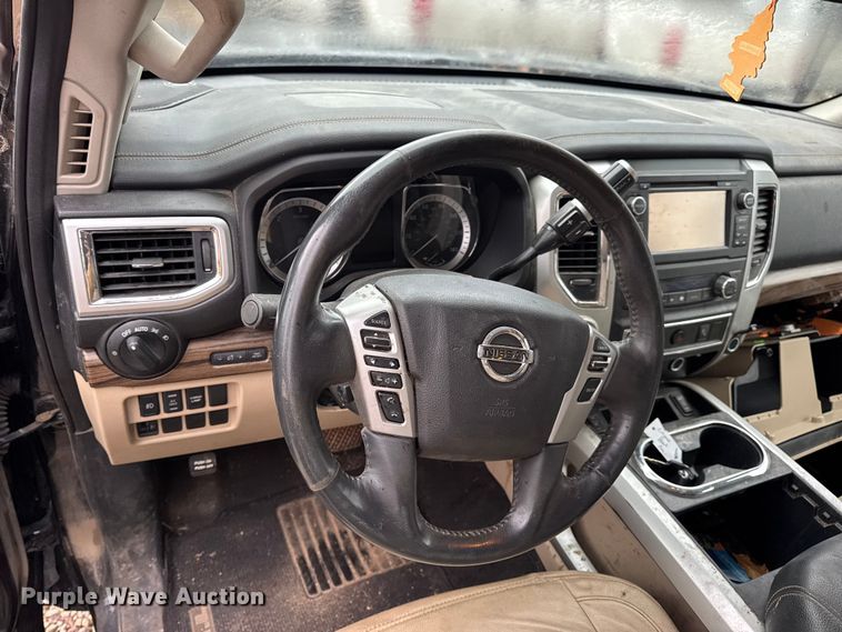 image for item EN0781 2017 Nissan Titan XD Crew Cab pickup truck