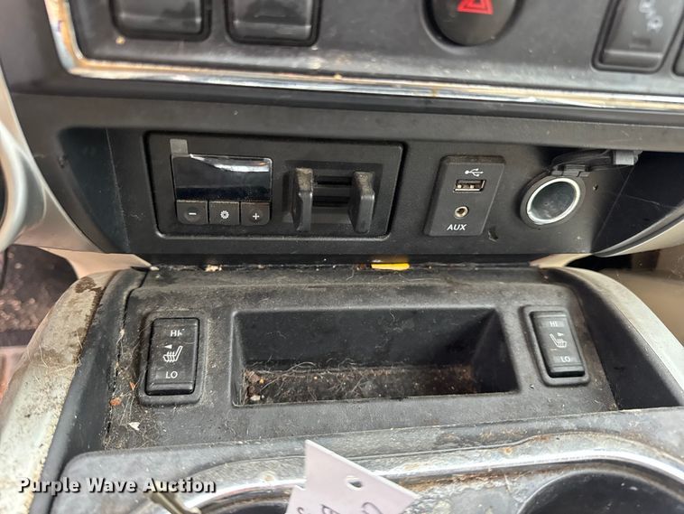 image for item EN0781 2017 Nissan Titan XD Crew Cab pickup truck