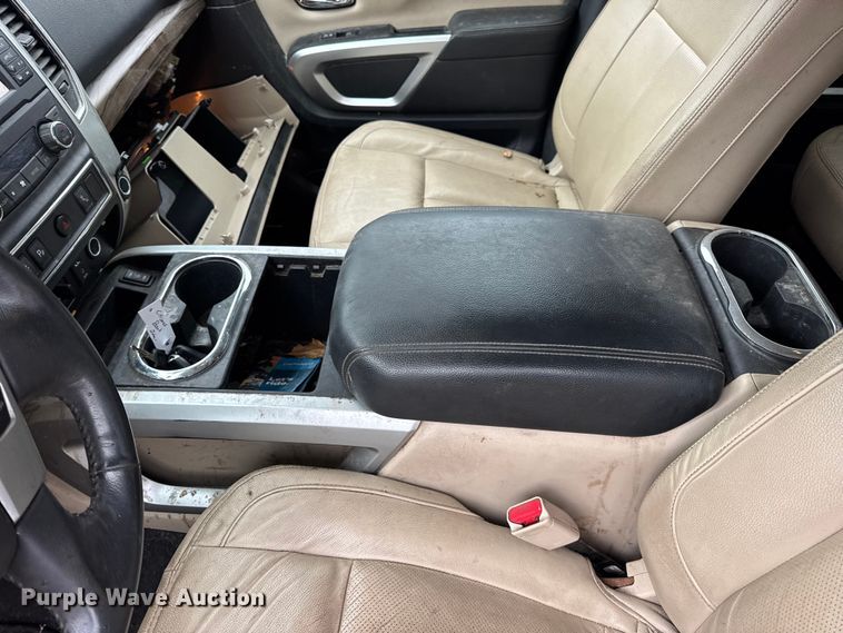 image for item EN0781 2017 Nissan Titan XD Crew Cab pickup truck