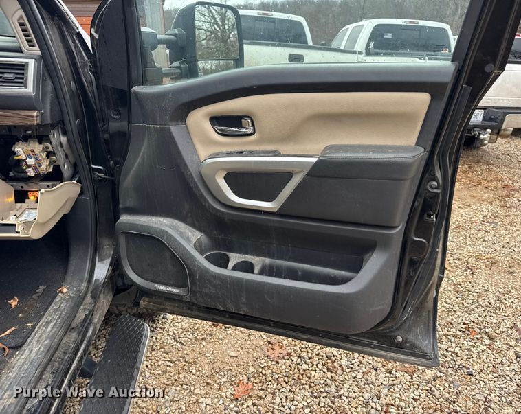 image for item EN0781 2017 Nissan Titan XD Crew Cab pickup truck