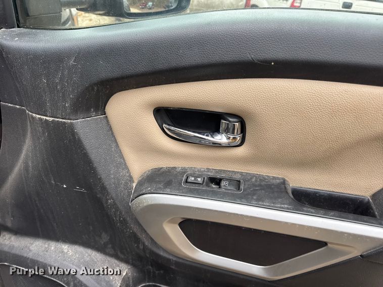 image for item EN0781 2017 Nissan Titan XD Crew Cab pickup truck