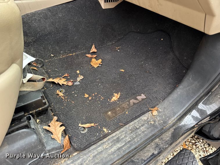 image for item EN0781 2017 Nissan Titan XD Crew Cab pickup truck