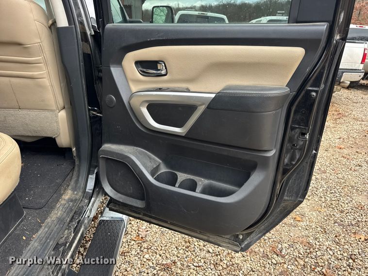 image for item EN0781 2017 Nissan Titan XD Crew Cab pickup truck