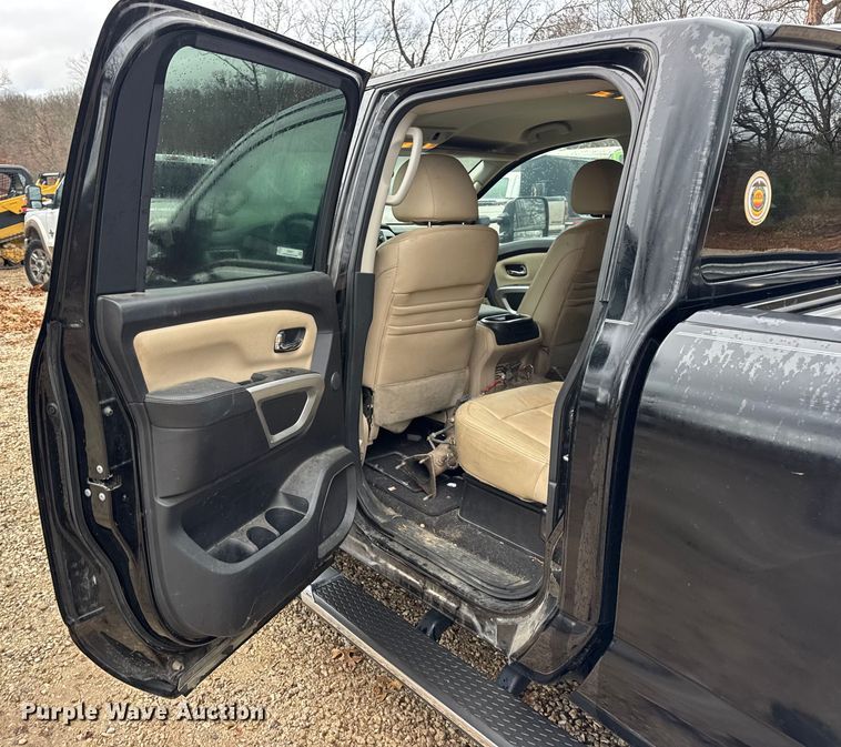 image for item EN0781 2017 Nissan Titan XD Crew Cab pickup truck
