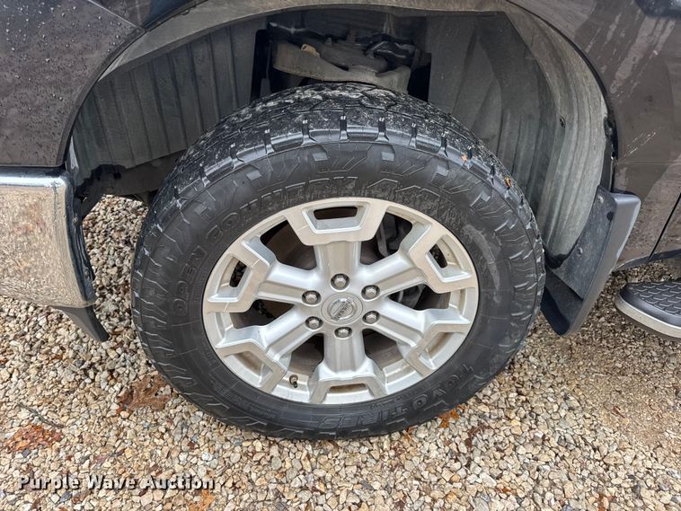 image for item EN0781 2017 Nissan Titan XD Crew Cab pickup truck