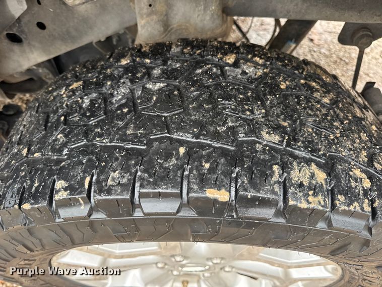 image for item EN0781 2017 Nissan Titan XD Crew Cab pickup truck