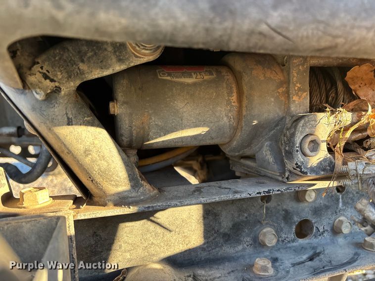 image for item EN5913 2007 Kawasaki Mule 3010 utility vehicle