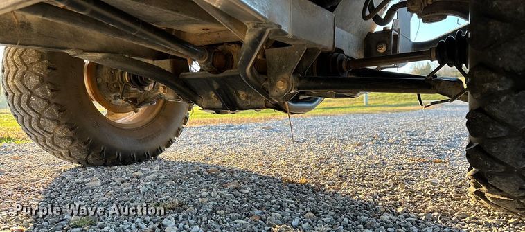 image for item EN5913 2007 Kawasaki Mule 3010 utility vehicle