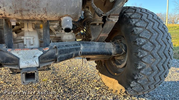 image for item EN5913 2007 Kawasaki Mule 3010 utility vehicle