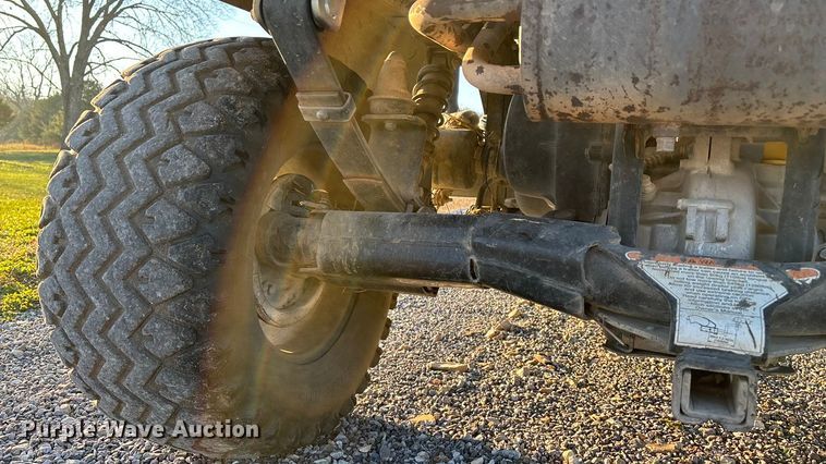 image for item EN5913 2007 Kawasaki Mule 3010 utility vehicle