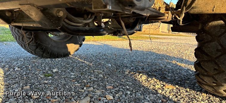 image for item EN5913 2007 Kawasaki Mule 3010 utility vehicle