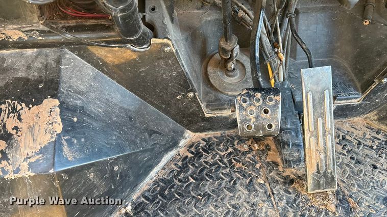 image for item EN5913 2007 Kawasaki Mule 3010 utility vehicle