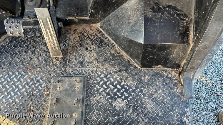 image for item EN5913 2007 Kawasaki Mule 3010 utility vehicle