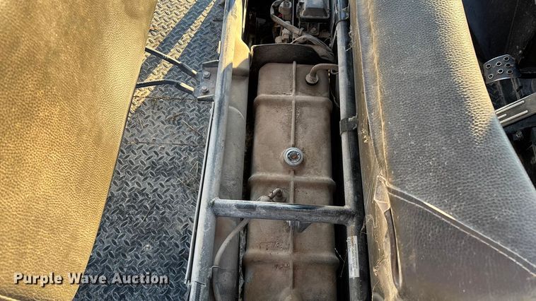 image for item EN5913 2007 Kawasaki Mule 3010 utility vehicle