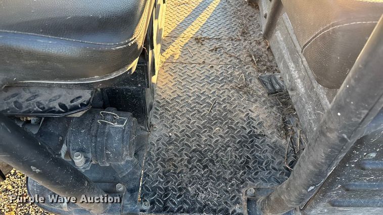 image for item EN5913 2007 Kawasaki Mule 3010 utility vehicle