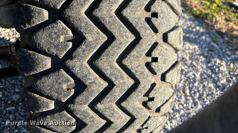 image for item EN5913 2007 Kawasaki Mule 3010 utility vehicle