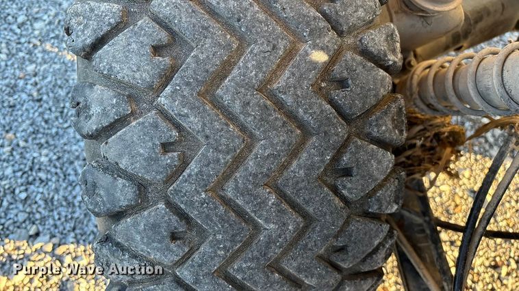 image for item EN5913 2007 Kawasaki Mule 3010 utility vehicle