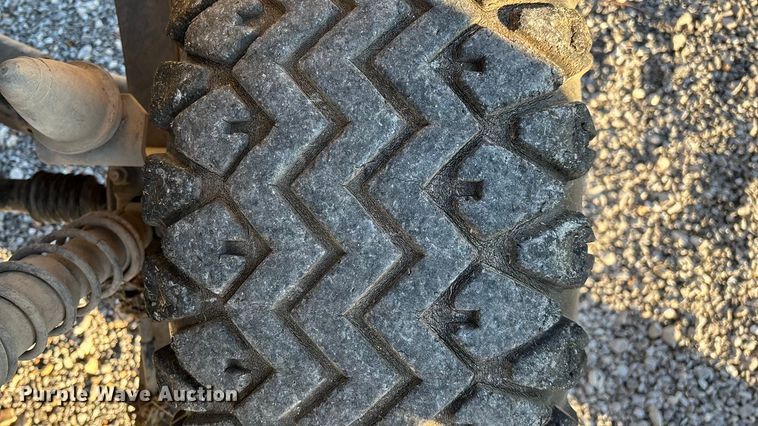 image for item EN5913 2007 Kawasaki Mule 3010 utility vehicle