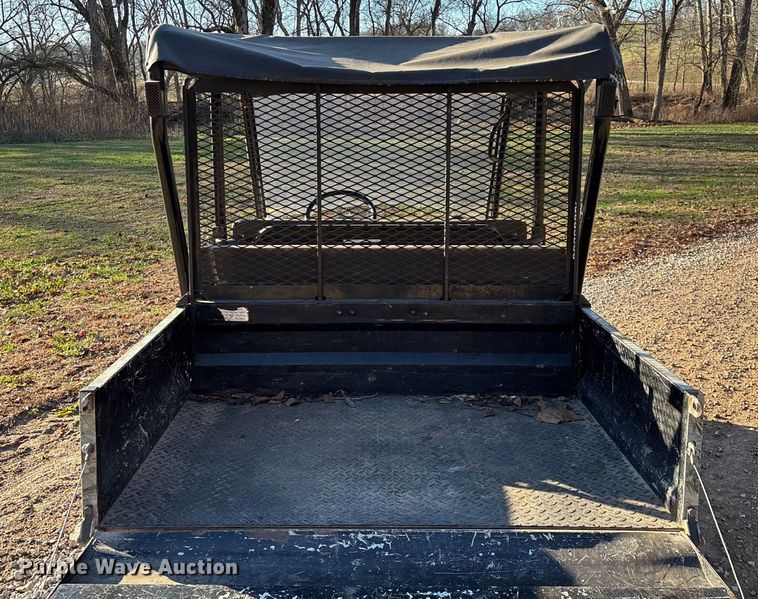 image for item EN5914 2005 Kawasaki Mule 3010 utility vehicle