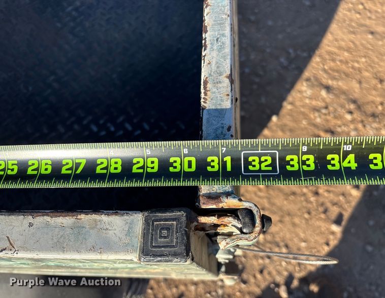 image for item EN5914 2005 Kawasaki Mule 3010 utility vehicle