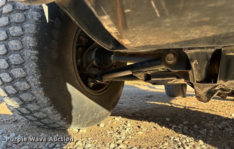 image for item EN5914 2005 Kawasaki Mule 3010 utility vehicle