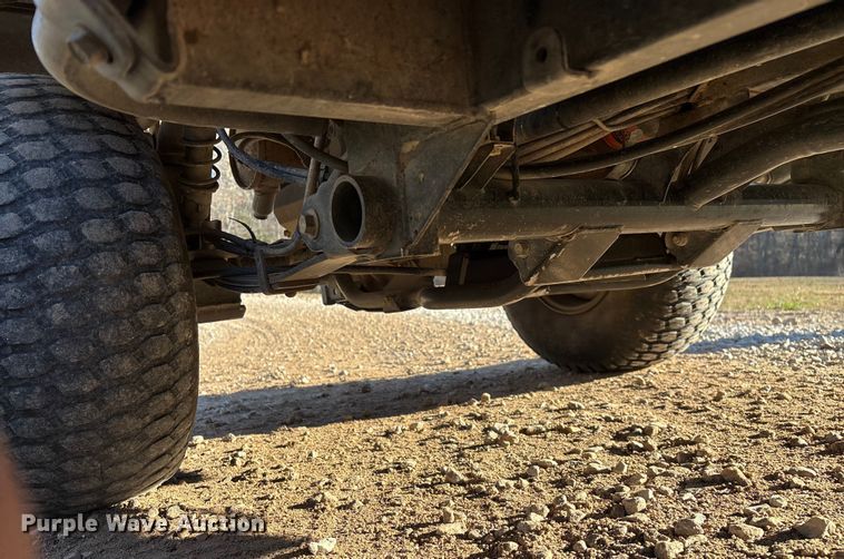 image for item EN5914 2005 Kawasaki Mule 3010 utility vehicle