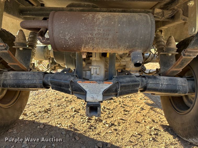 image for item EN5914 2005 Kawasaki Mule 3010 utility vehicle