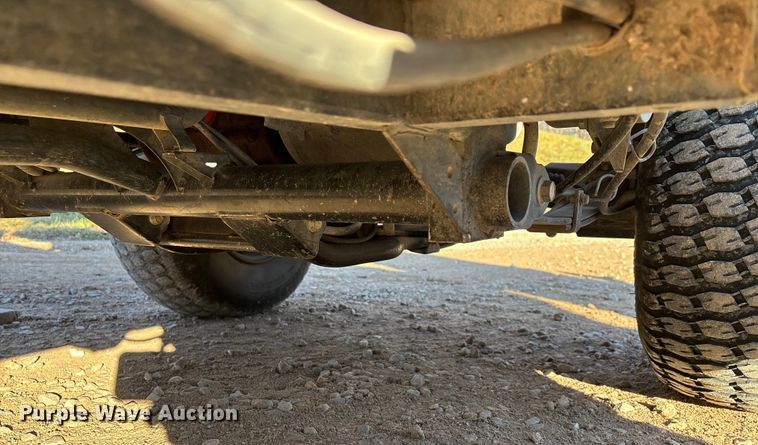 image for item EN5914 2005 Kawasaki Mule 3010 utility vehicle