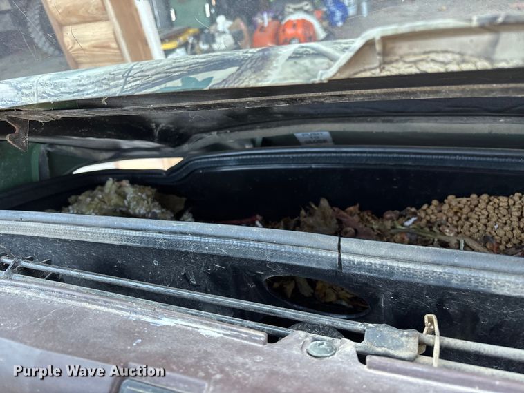 image for item EN5914 2005 Kawasaki Mule 3010 utility vehicle