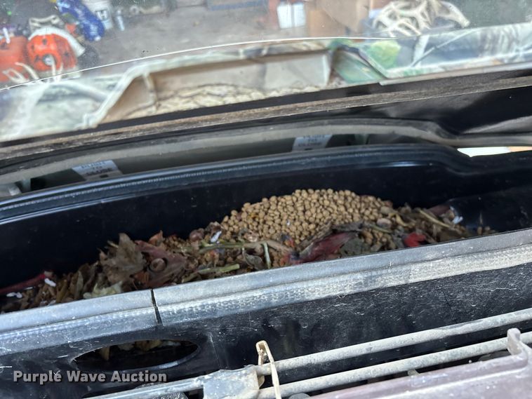 image for item EN5914 2005 Kawasaki Mule 3010 utility vehicle