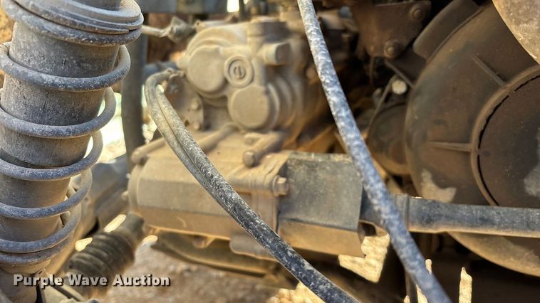 image for item EN5914 2005 Kawasaki Mule 3010 utility vehicle