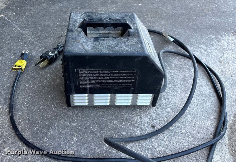 image for item EN5917 Bad Boy Buggies BB-AMS4 golf cart