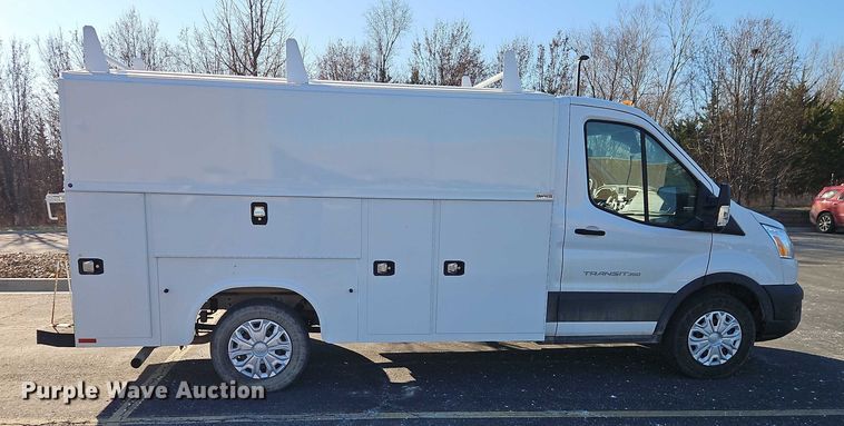 image for item EO4900 2021 Ford Transit utility van