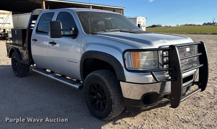 image for item EP2700 2012 GMC Sierra 2500HD Crew Cab flatbed pickup truck