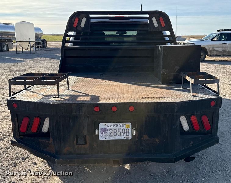 image for item EP2700 2012 GMC Sierra 2500HD Crew Cab flatbed pickup truck