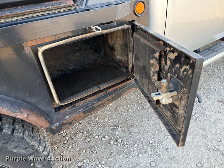 image for item EP2700 2012 GMC Sierra 2500HD Crew Cab flatbed pickup truck