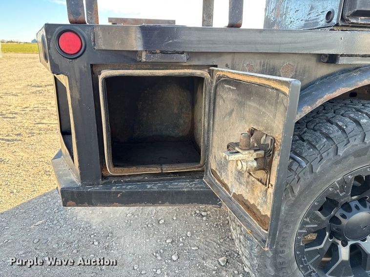 image for item EP2700 2012 GMC Sierra 2500HD Crew Cab flatbed pickup truck