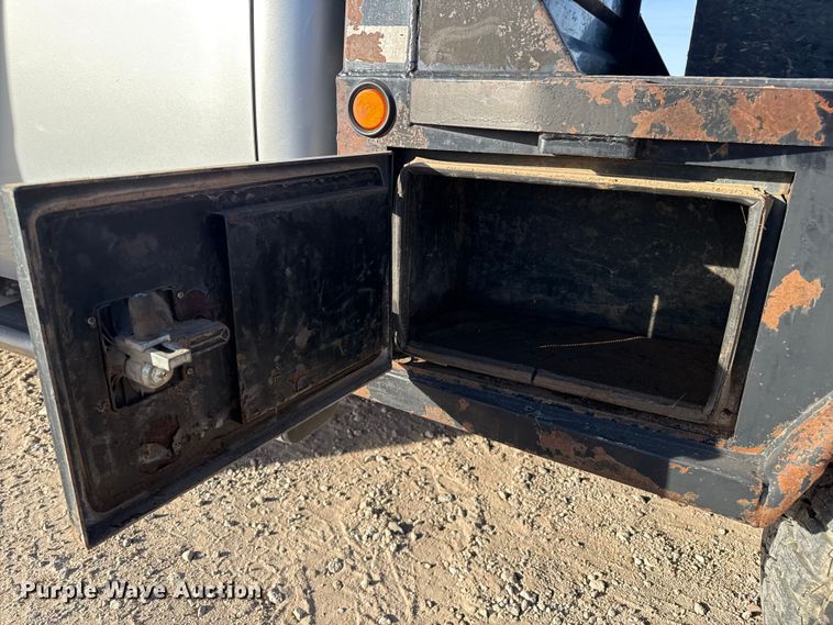 image for item EP2700 2012 GMC Sierra 2500HD Crew Cab flatbed pickup truck