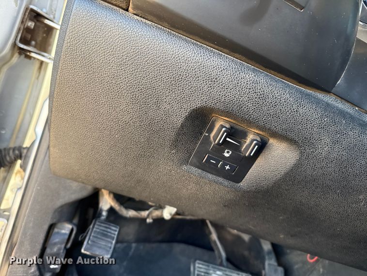 image for item EP2700 2012 GMC Sierra 2500HD Crew Cab flatbed pickup truck