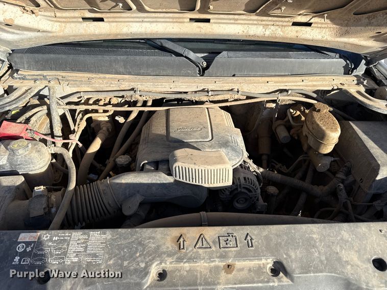 image for item EP2700 2012 GMC Sierra 2500HD Crew Cab flatbed pickup truck