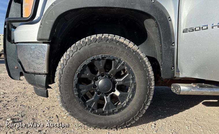 image for item EP2700 2012 GMC Sierra 2500HD Crew Cab flatbed pickup truck