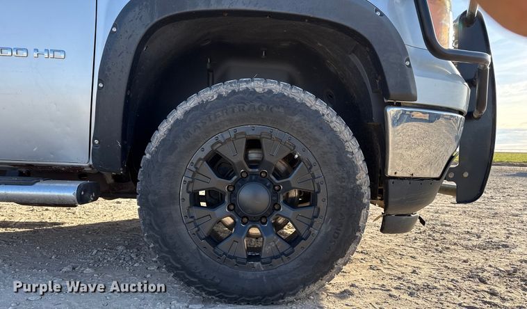 image for item EP2700 2012 GMC Sierra 2500HD Crew Cab flatbed pickup truck