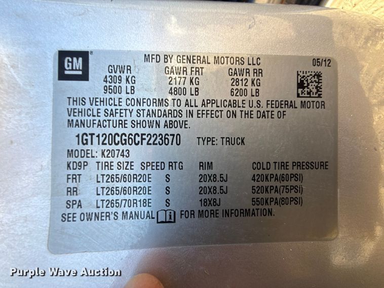 image for item EP2700 2012 GMC Sierra 2500HD Crew Cab flatbed pickup truck