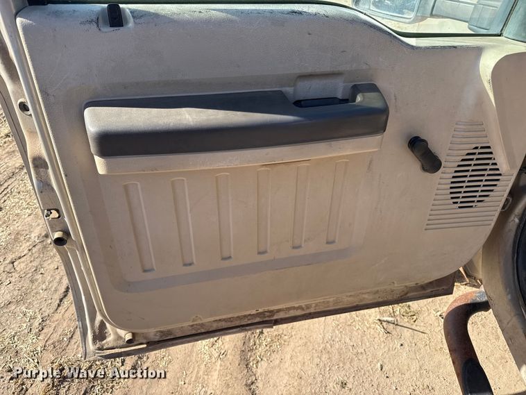 image for item EP2708 2008 Ford F350 flatbed pickup truck