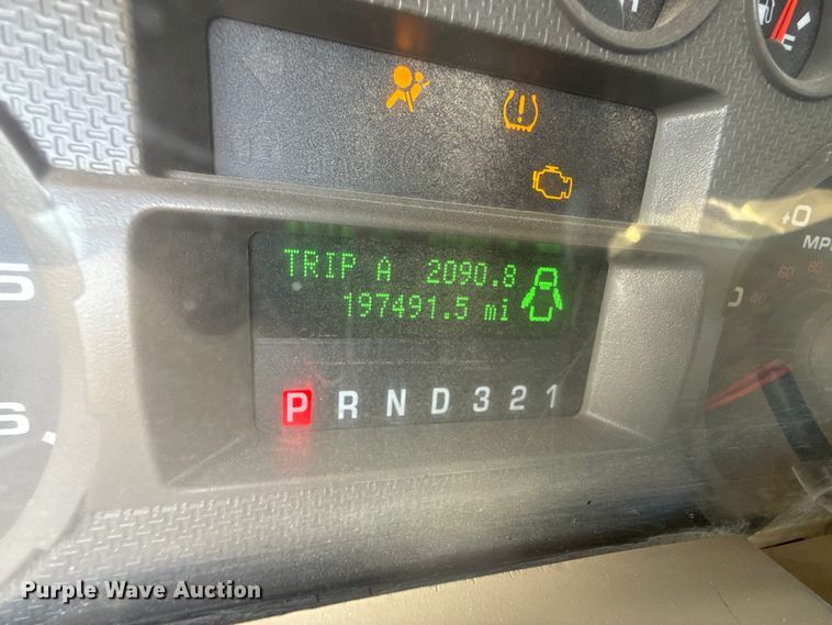 image for item EP2708 2008 Ford F350 flatbed pickup truck