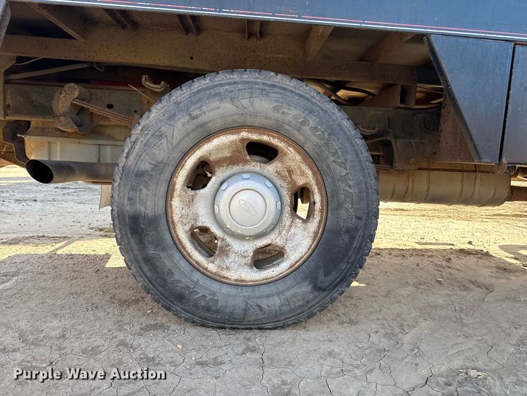 image for item EP2708 2008 Ford F350 flatbed pickup truck