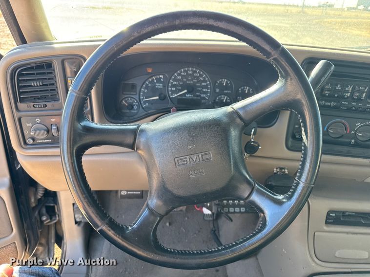 image for item EP2716 2002 GMC Sierra 2500HD Ext. Cab flatbed pickup truck