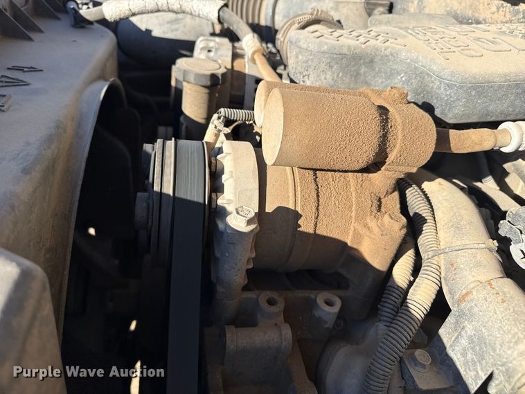 image for item EP2716 2002 GMC Sierra 2500HD Ext. Cab flatbed pickup truck