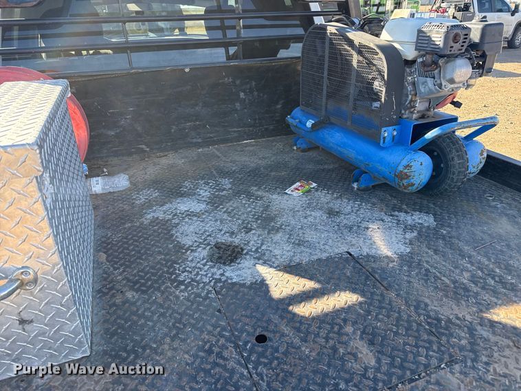 image for item EP2717 2018 RAM 2500 Crew Cab flatbed pickup truck